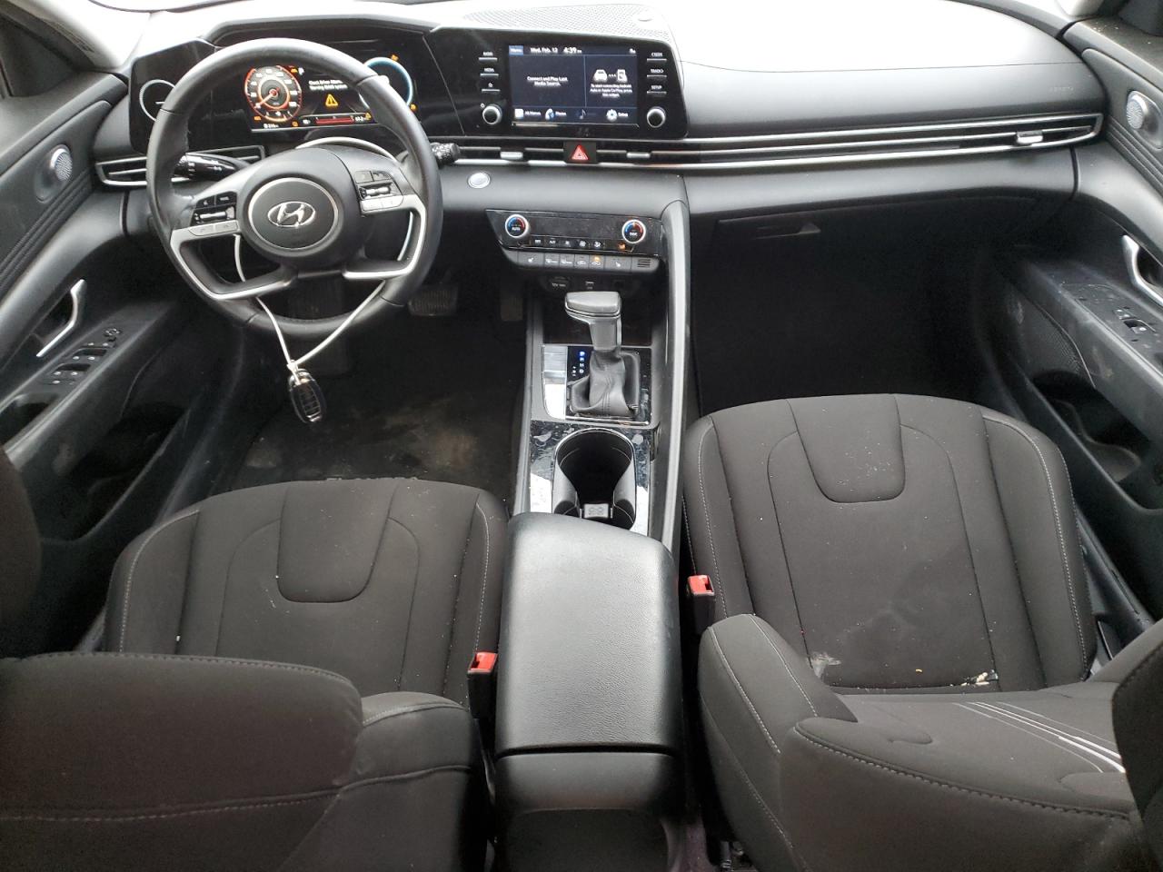 2021 Hyundai Elantra - Image 8