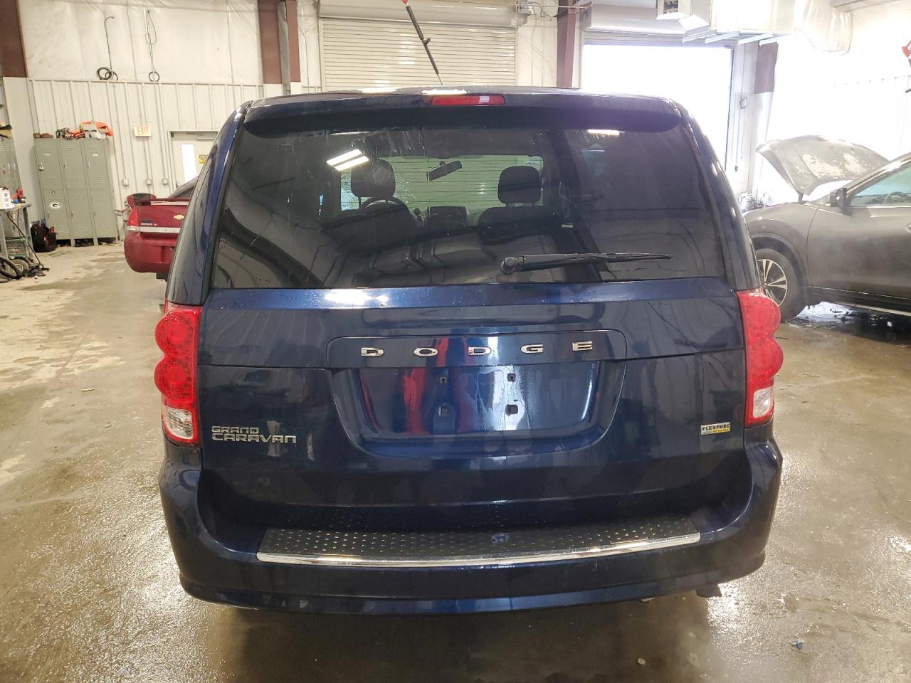 2017 Dodge Caravan - Image 6
