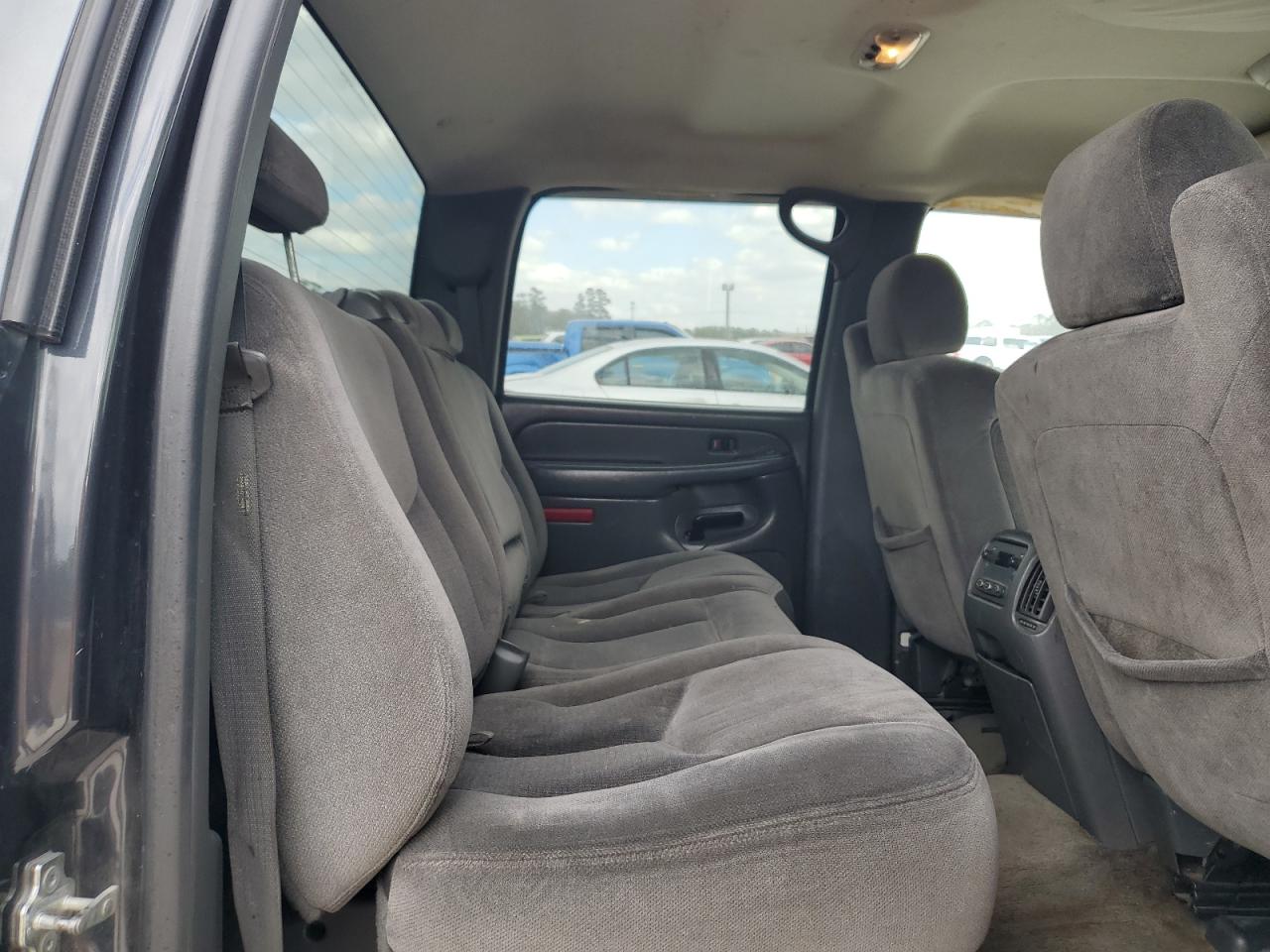 2005 GMC Sierra - Image 10