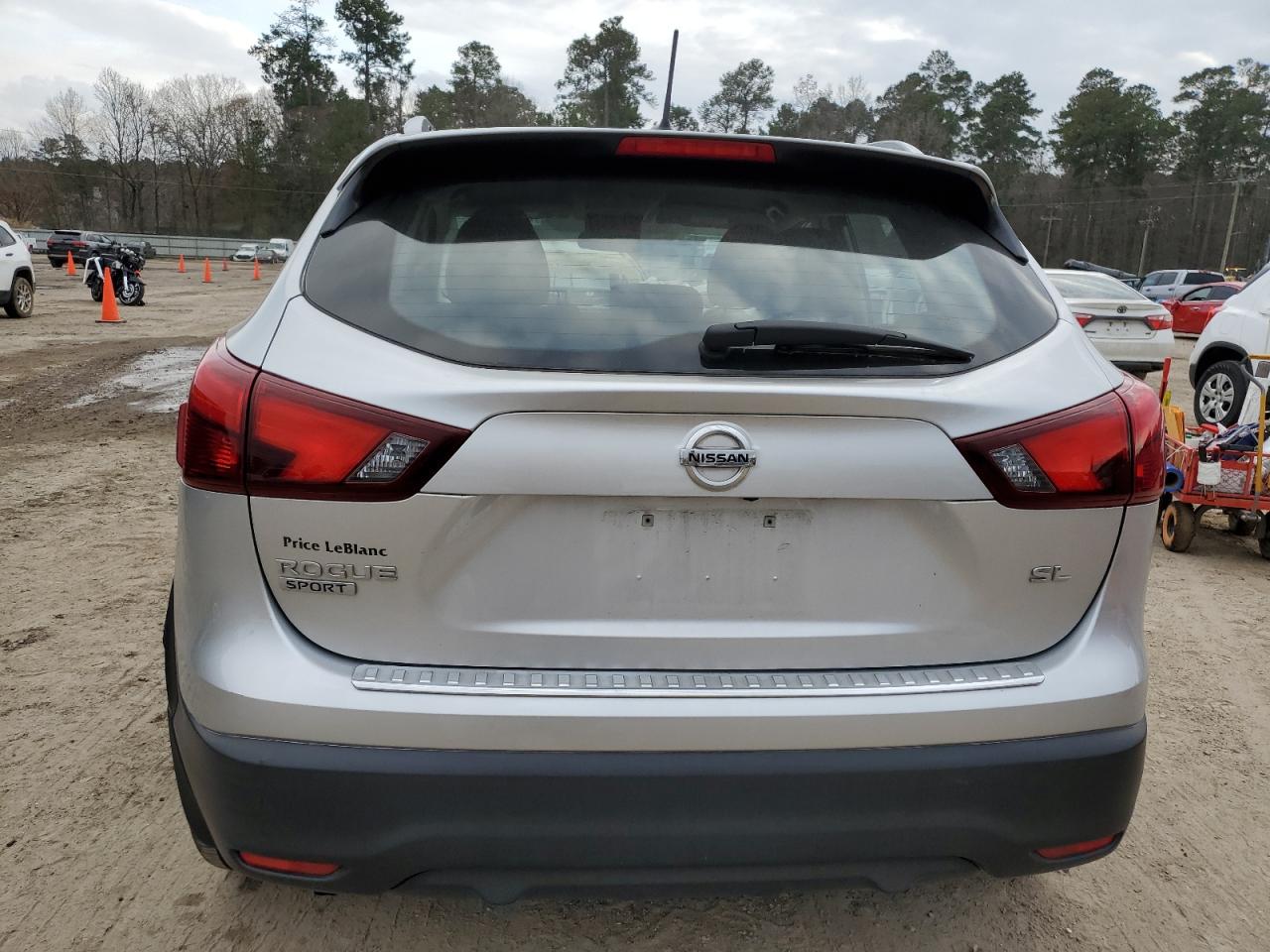 2017 Nissan Rogue - Image 6