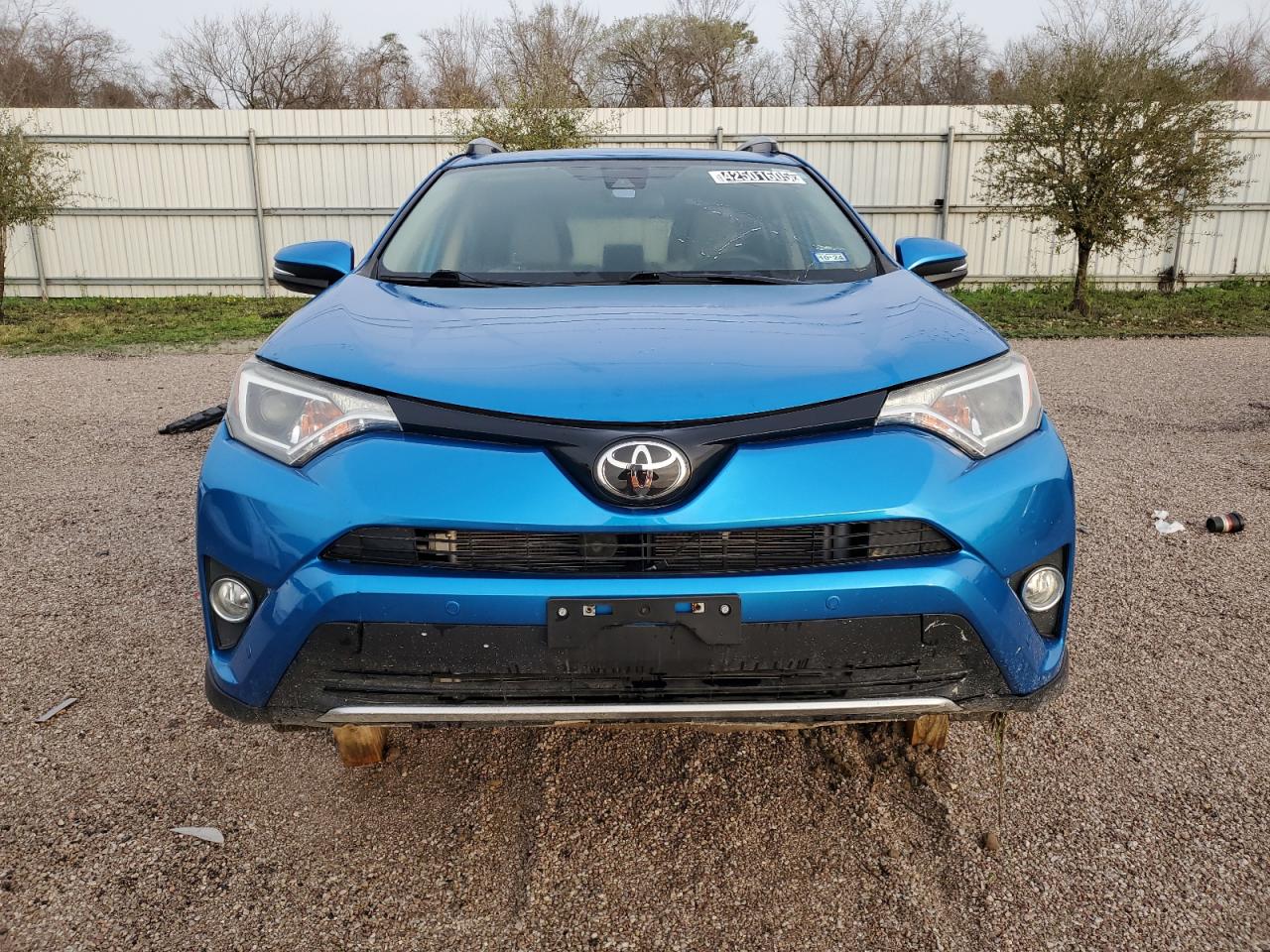 2018 Toyota RAV 4 - Image 5
