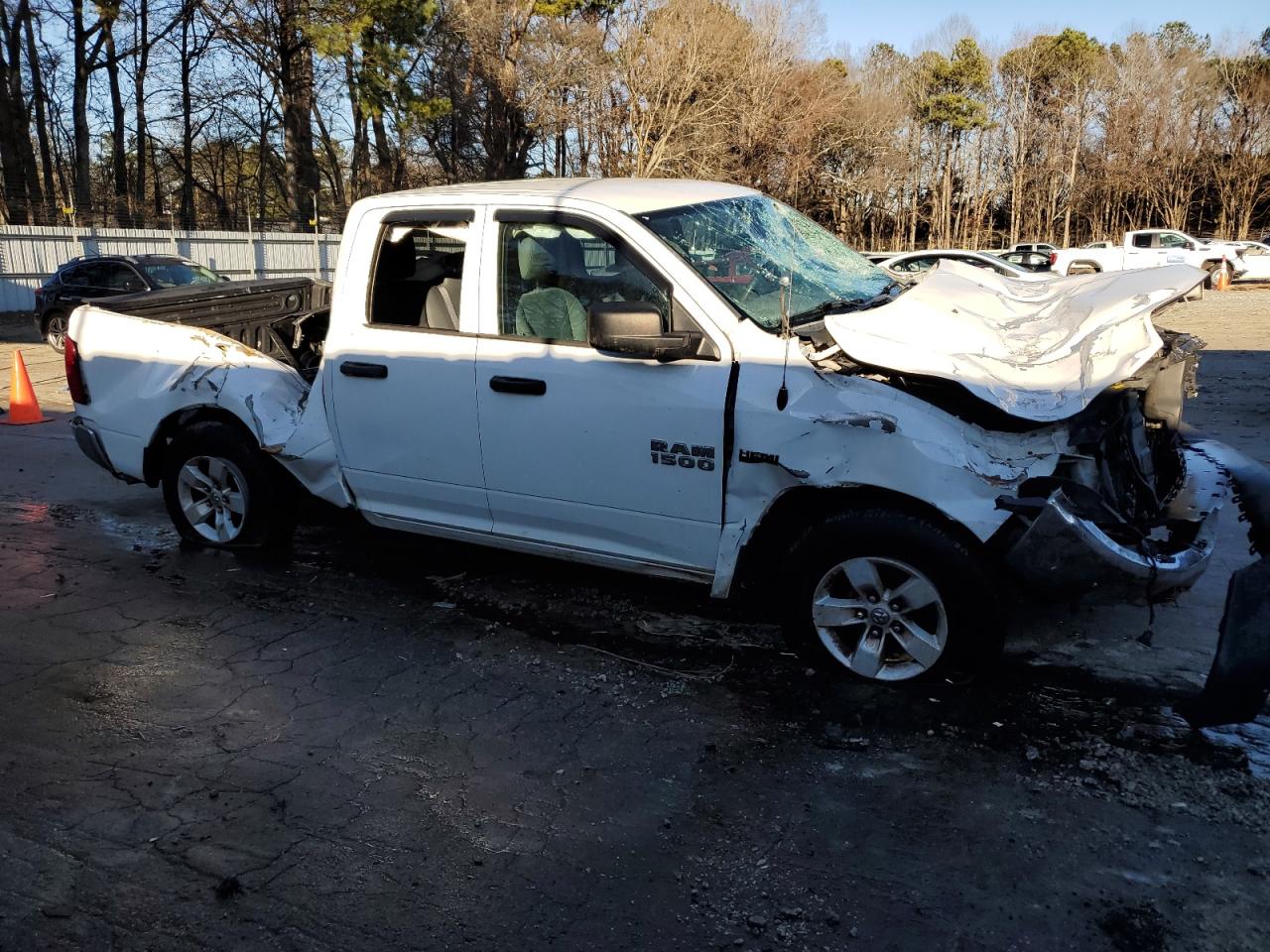 2016 RAM 1500 - Image 4