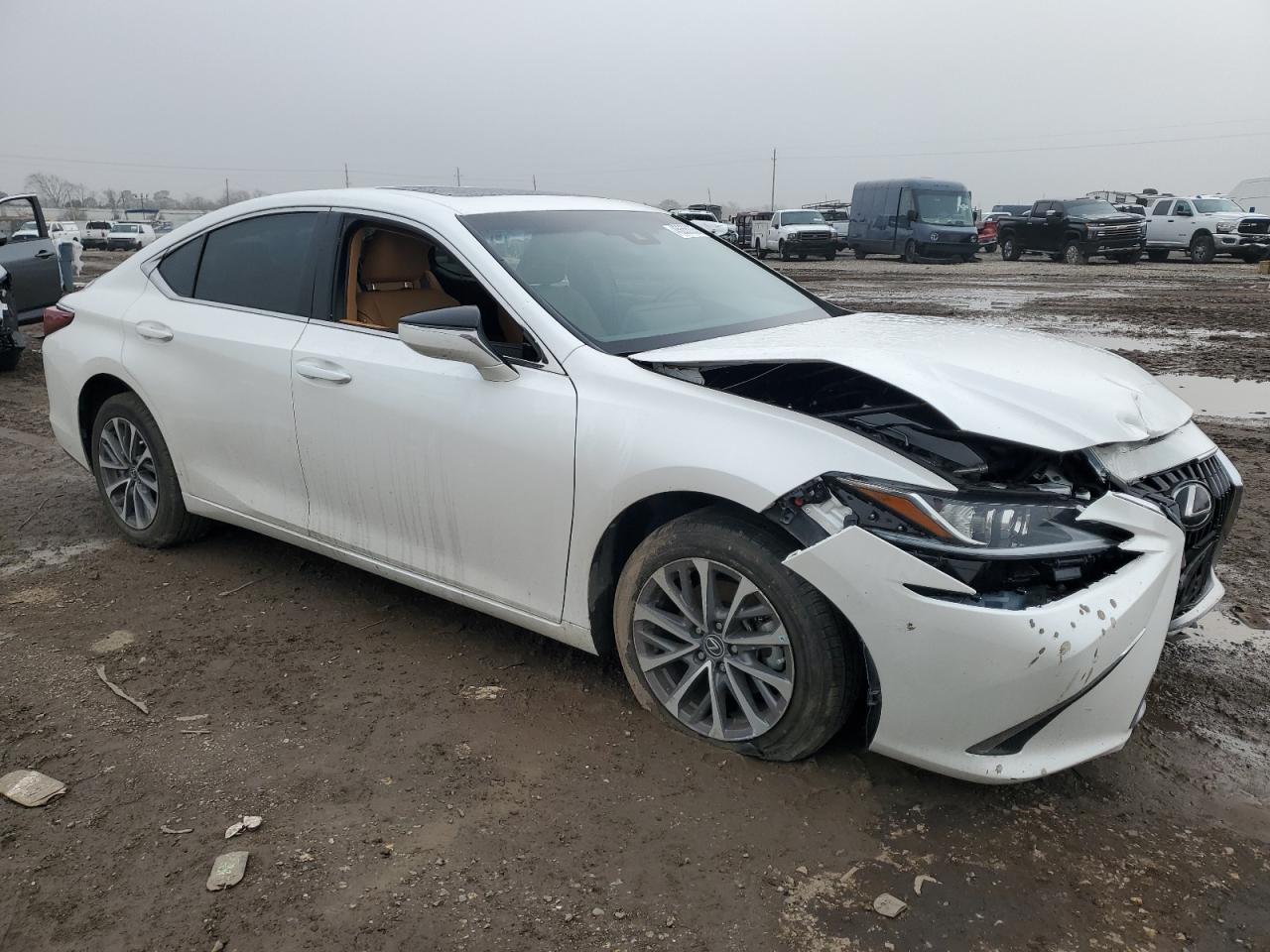 2022 Lexus ES - Image 4