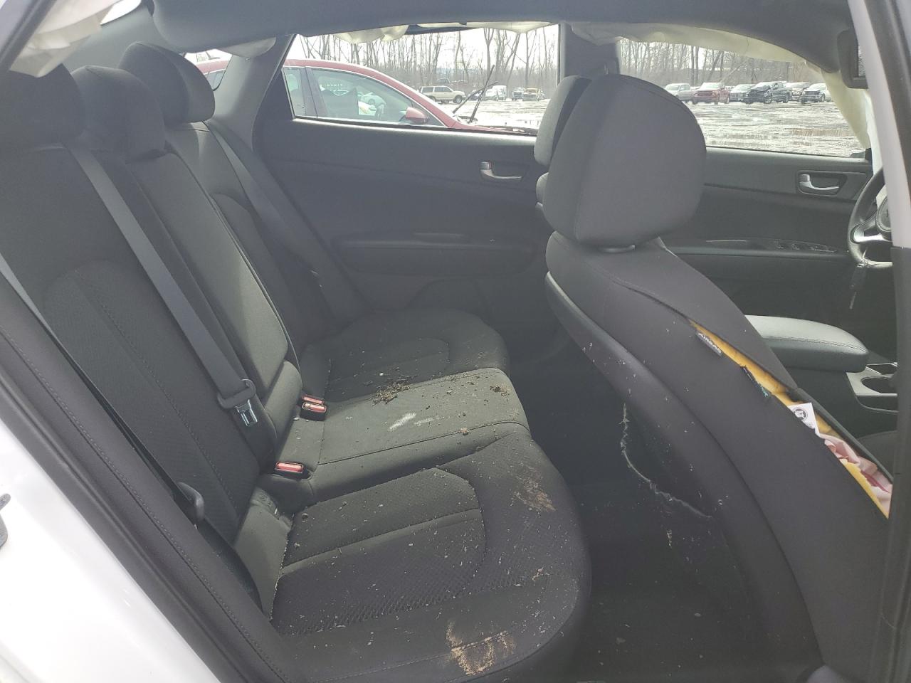 2016 Kia Optima - Image 10