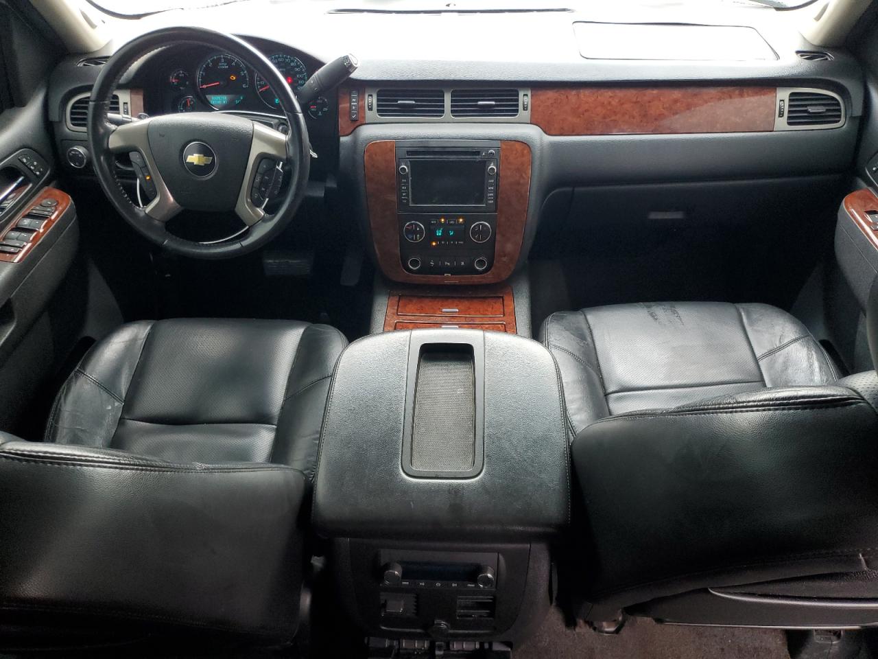2011 Chevrolet Avalanche - Image 8