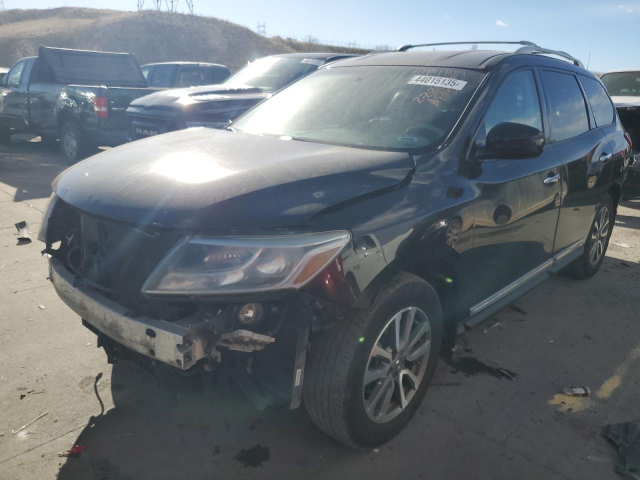 2013 Nissan Pathfinder - Image 1