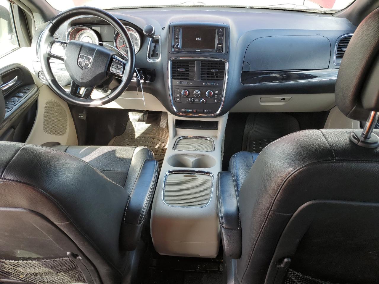 2019 Dodge Caravan - Image 8