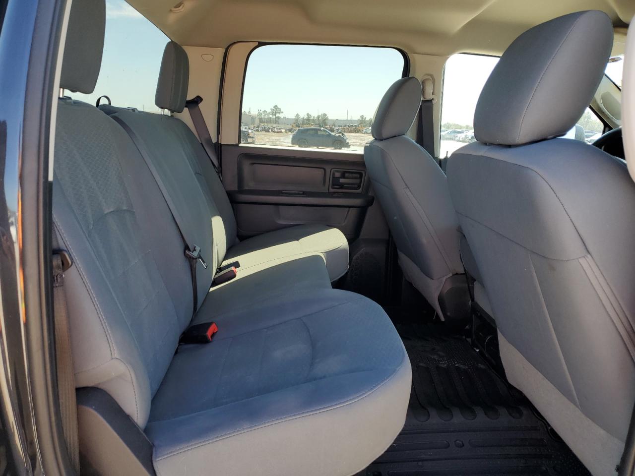 2015 RAM 2500 - Image 10