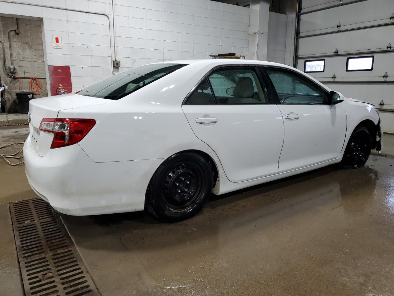 2014 Toyota Camry - Image 3