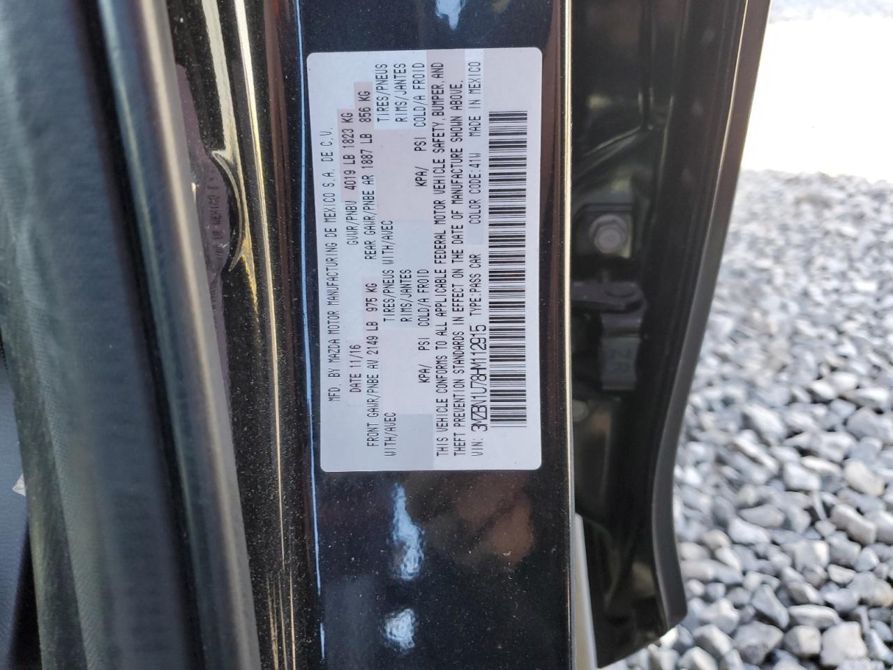 2017 Mazda 3 - Image 13