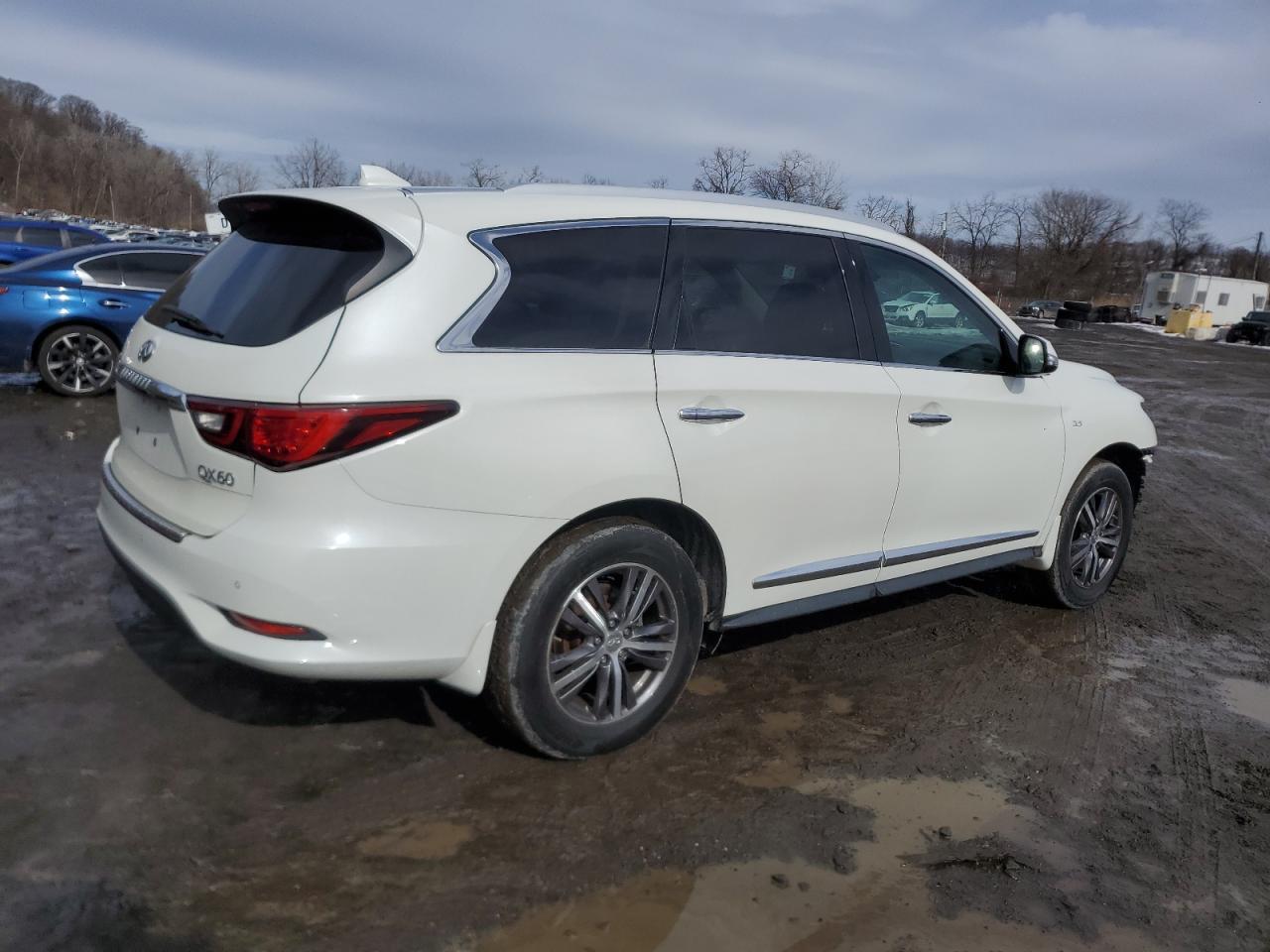 2018 Infiniti QX60 - Image 3