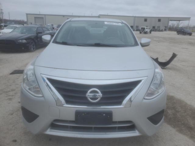  NISSAN VERSA 2018 Silver
