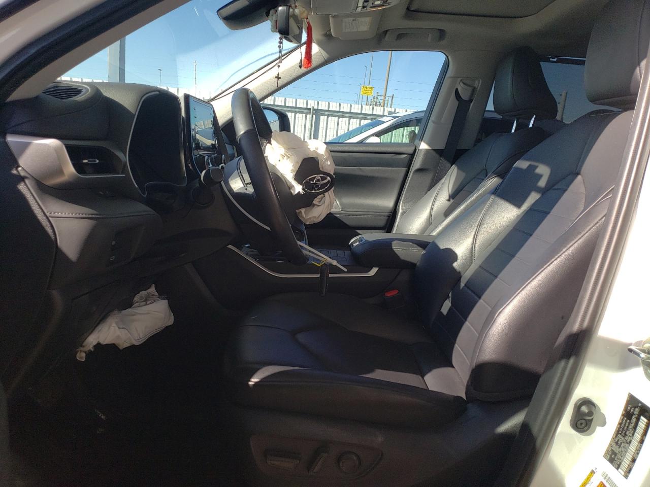2020 Toyota Highlander - Image 7