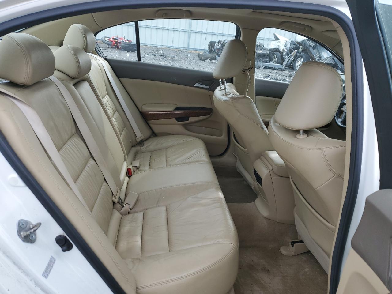 2010 Honda Accord - Image 10
