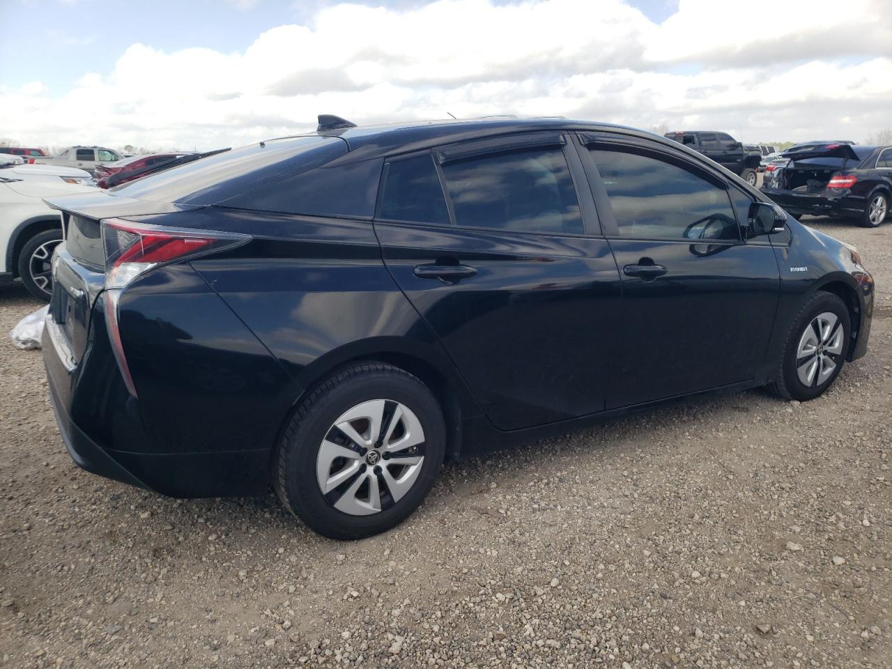 2016 Toyota Prius - Image 3