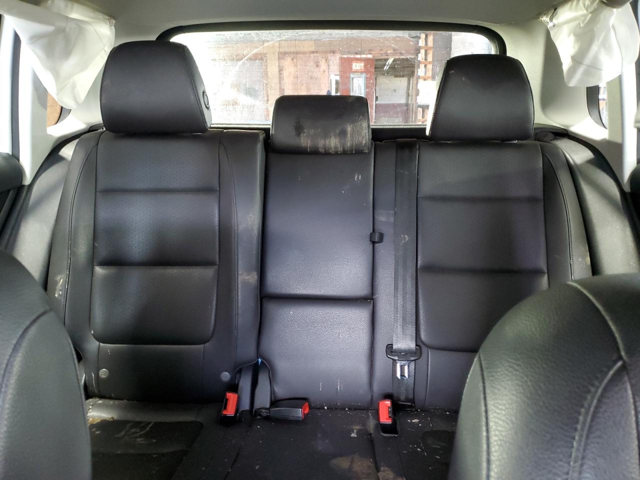 2017 Volkswagen Tiguan - Image 10