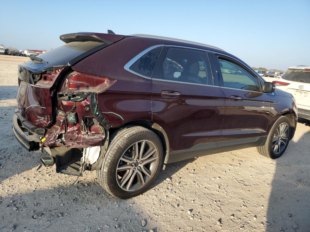 2022 Ford Edge - Image 3