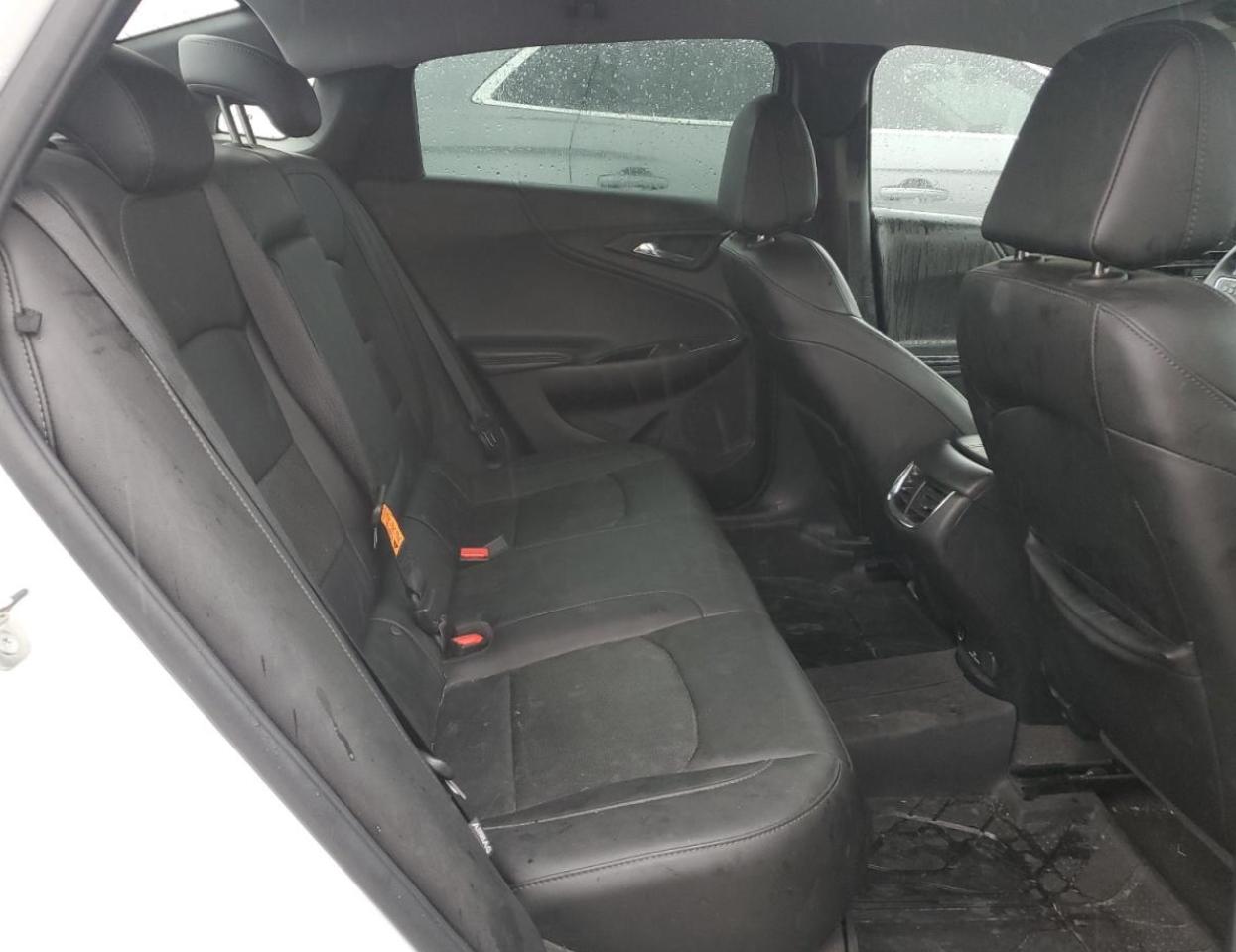 2018 Chevrolet Malibu - Image 10