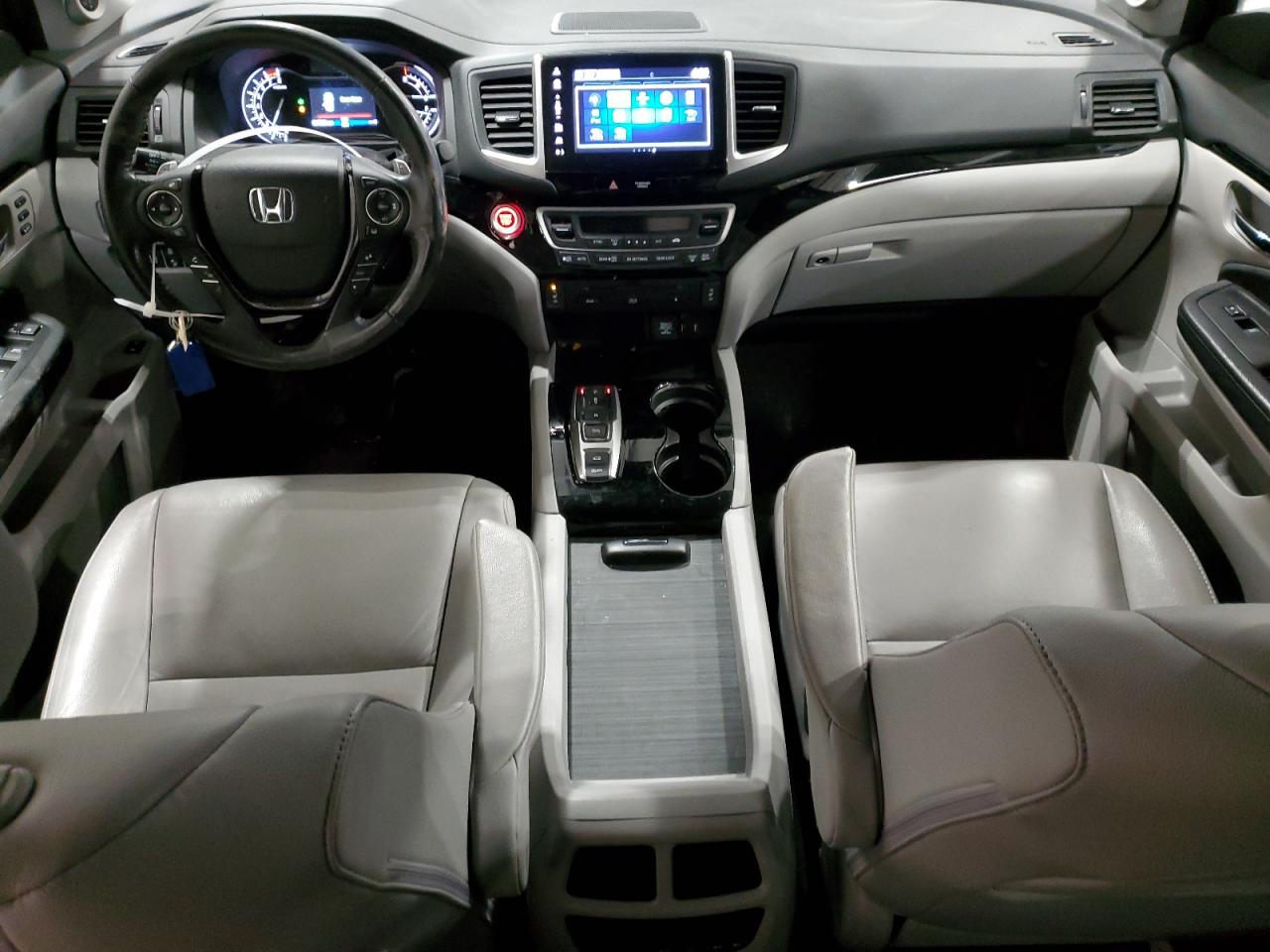 2017 Honda Pilot - Image 8