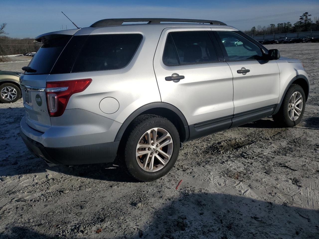 2015 Ford Explorer - Image 3