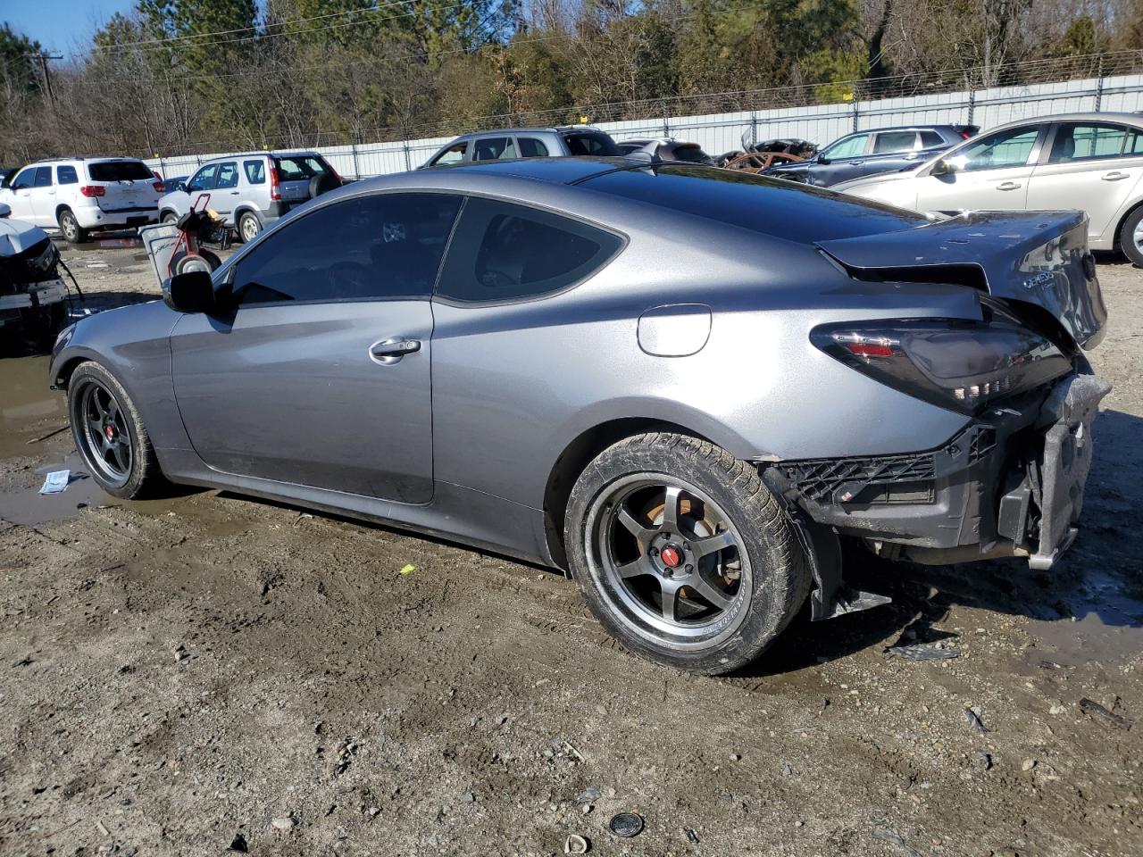 2011 Hyundai Genesis - Image 2