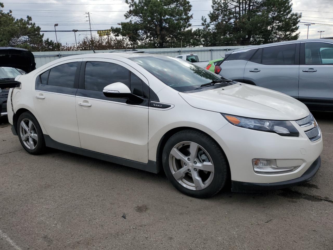 2013 Chevrolet Volt - Image 4