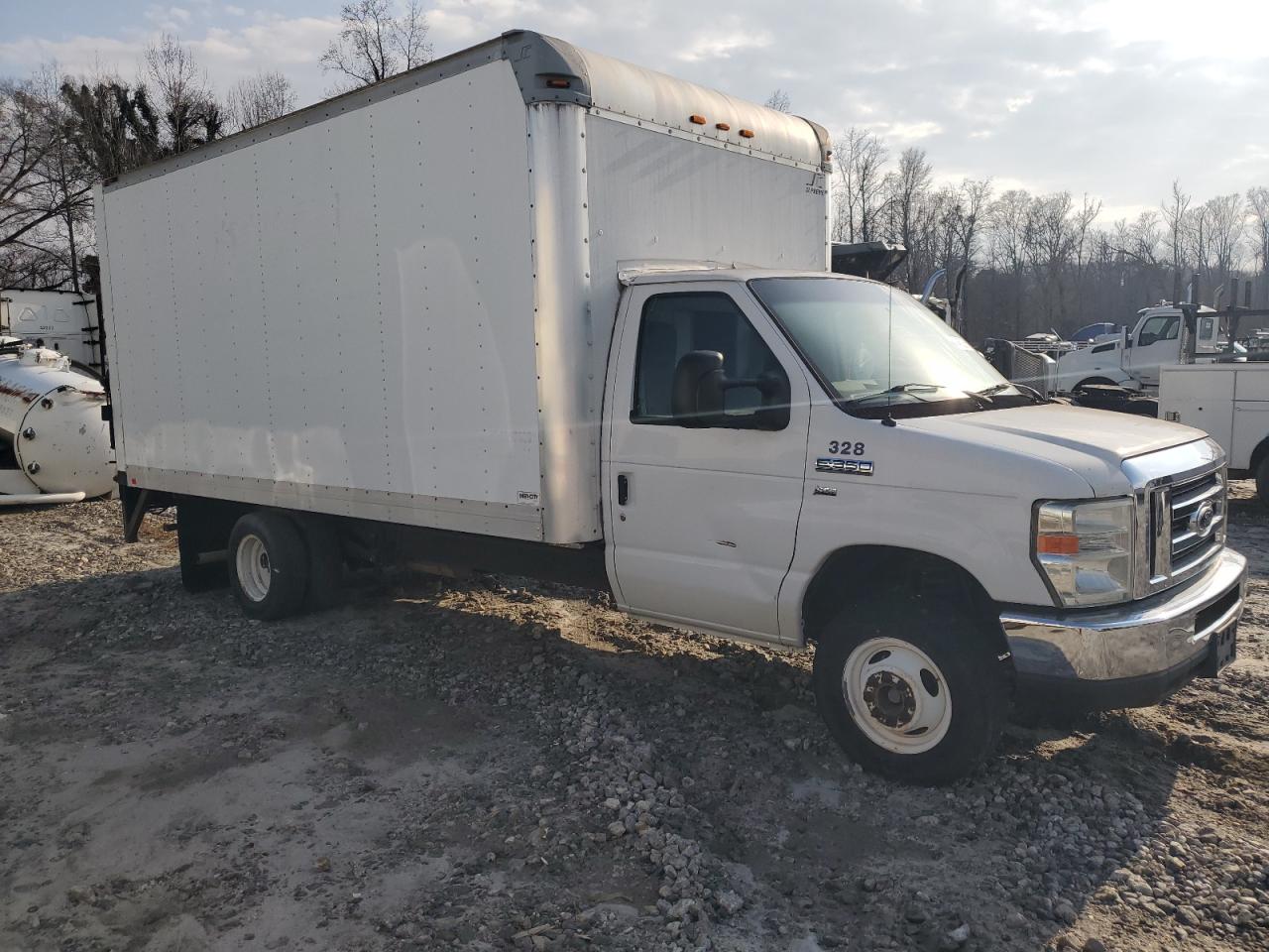 2016 Ford Econoline - Image 4