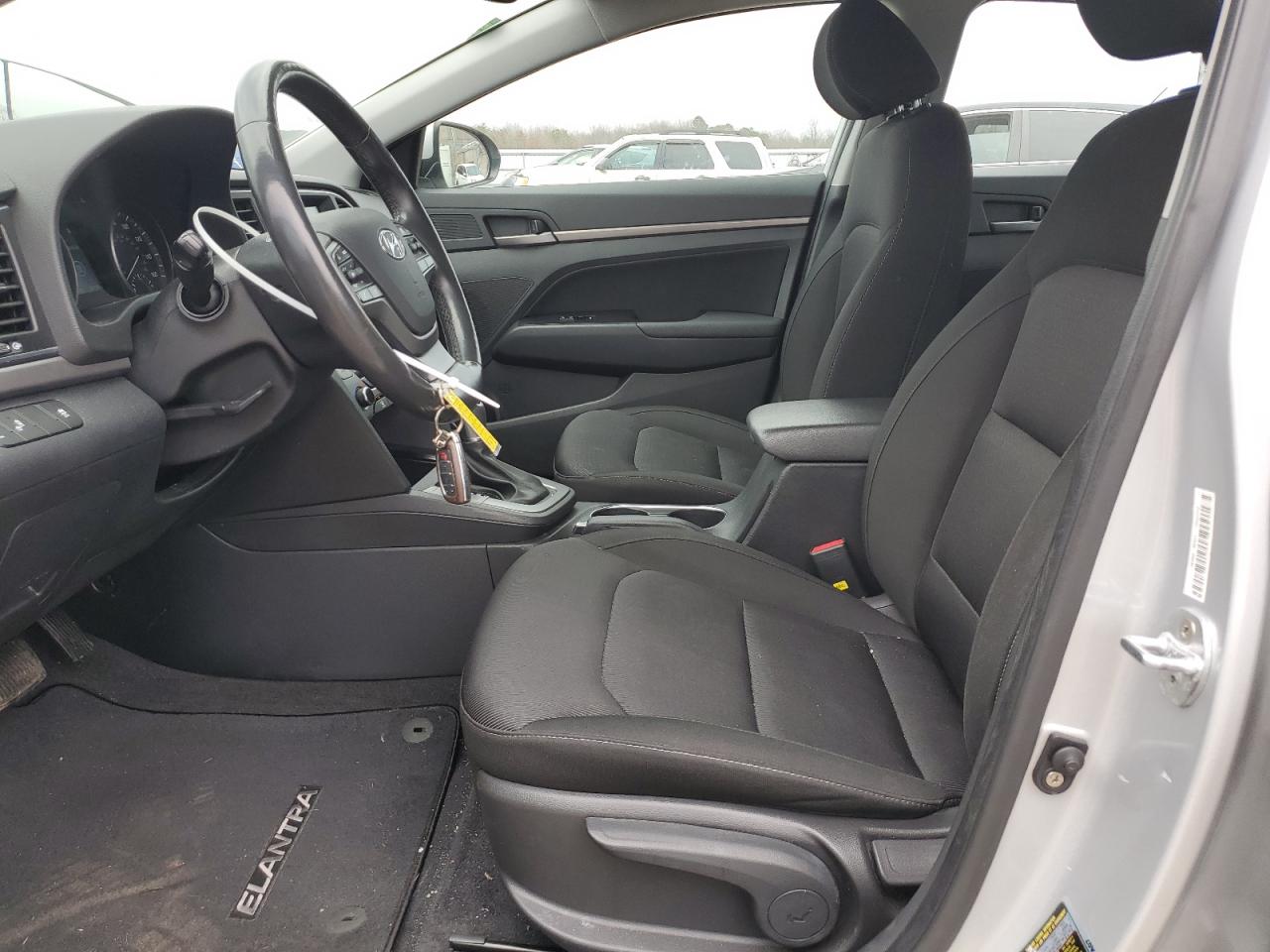 2018 Hyundai Elantra - Image 7
