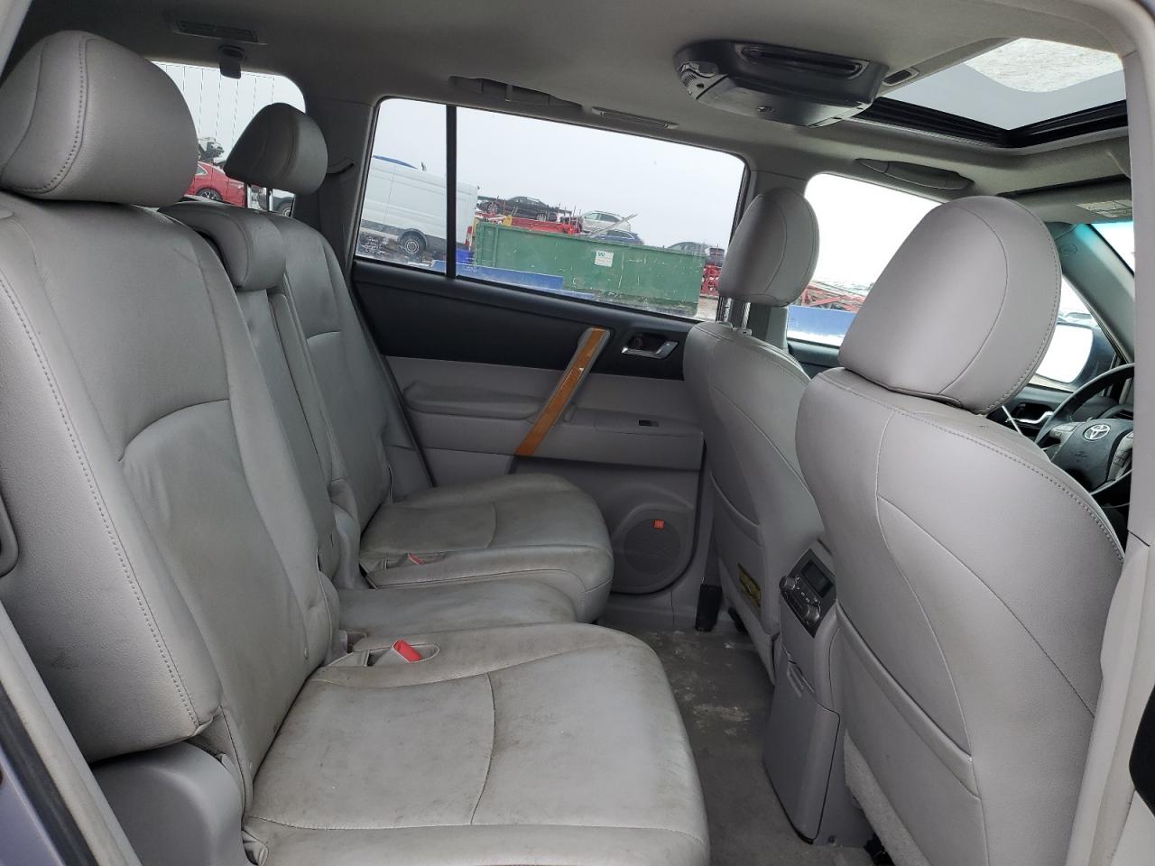 2008 Toyota Highlander - Image 11