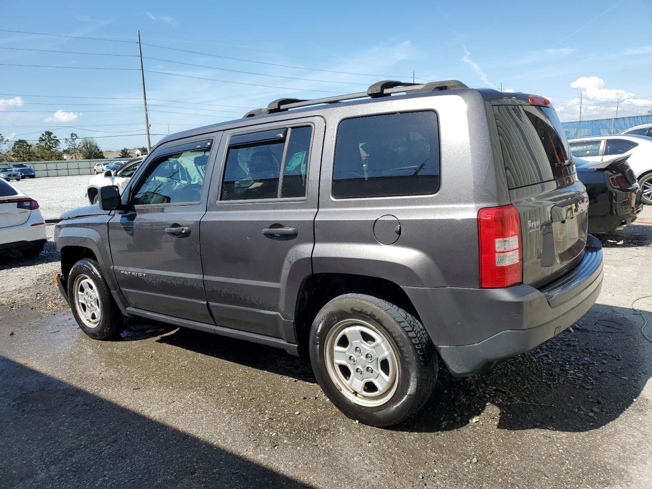 2017 Jeep Liberty (Patriot) - Image 2