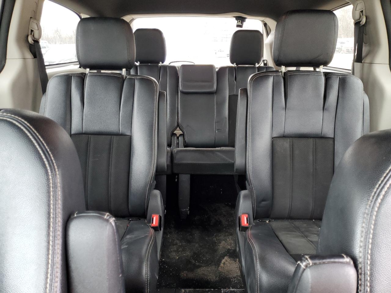 2019 Dodge Caravan - Image 10