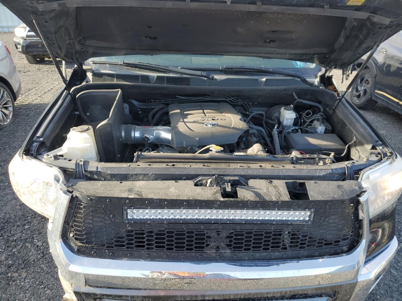 2017 Toyota Tundra - Image 11