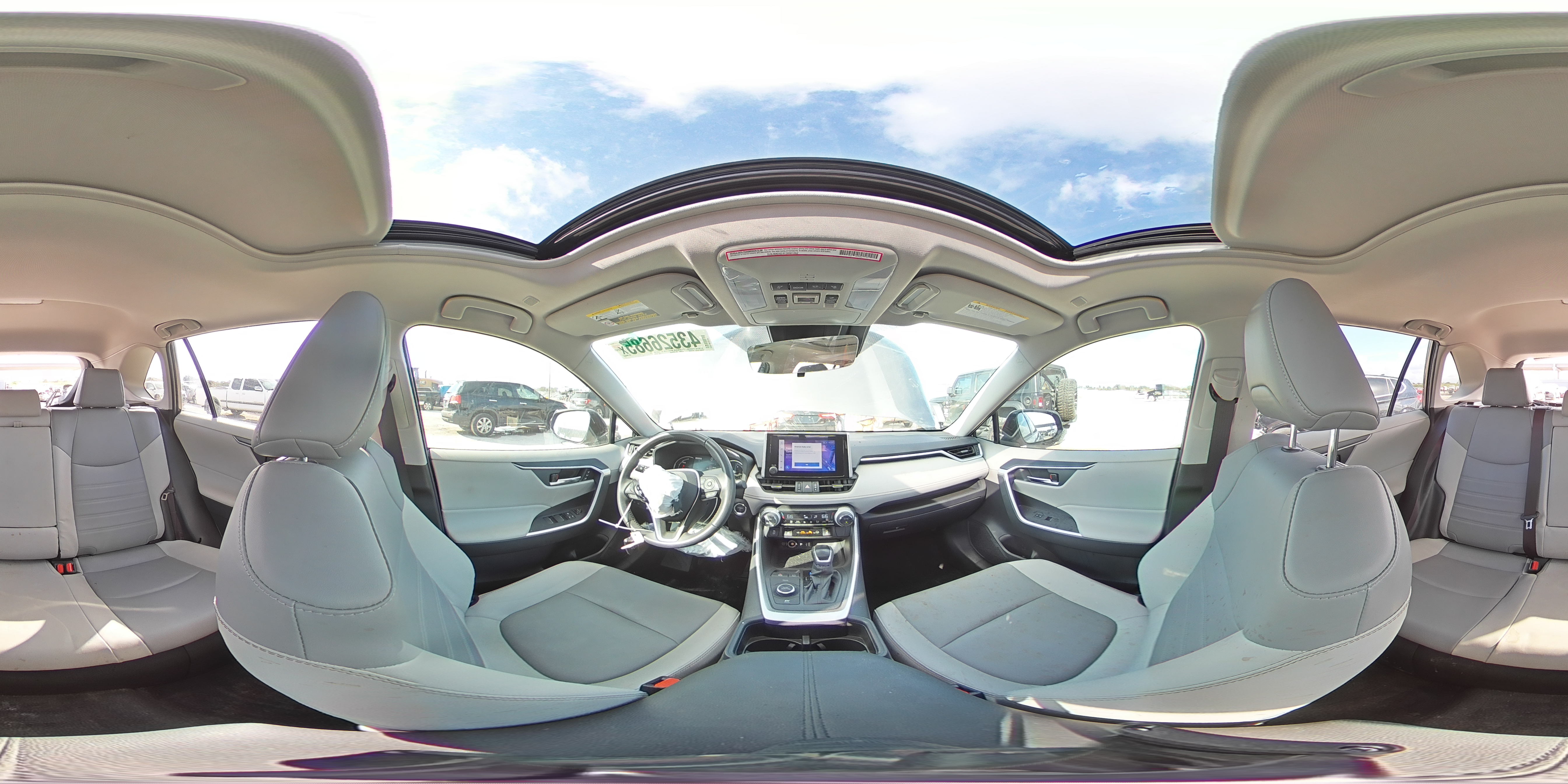 2024 Toyota RAV 4 - Image 15