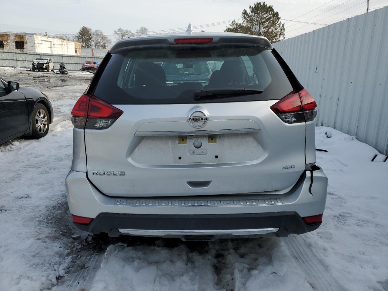 KNMAT2MV2JP586836 NISSAN ROGUE 2018