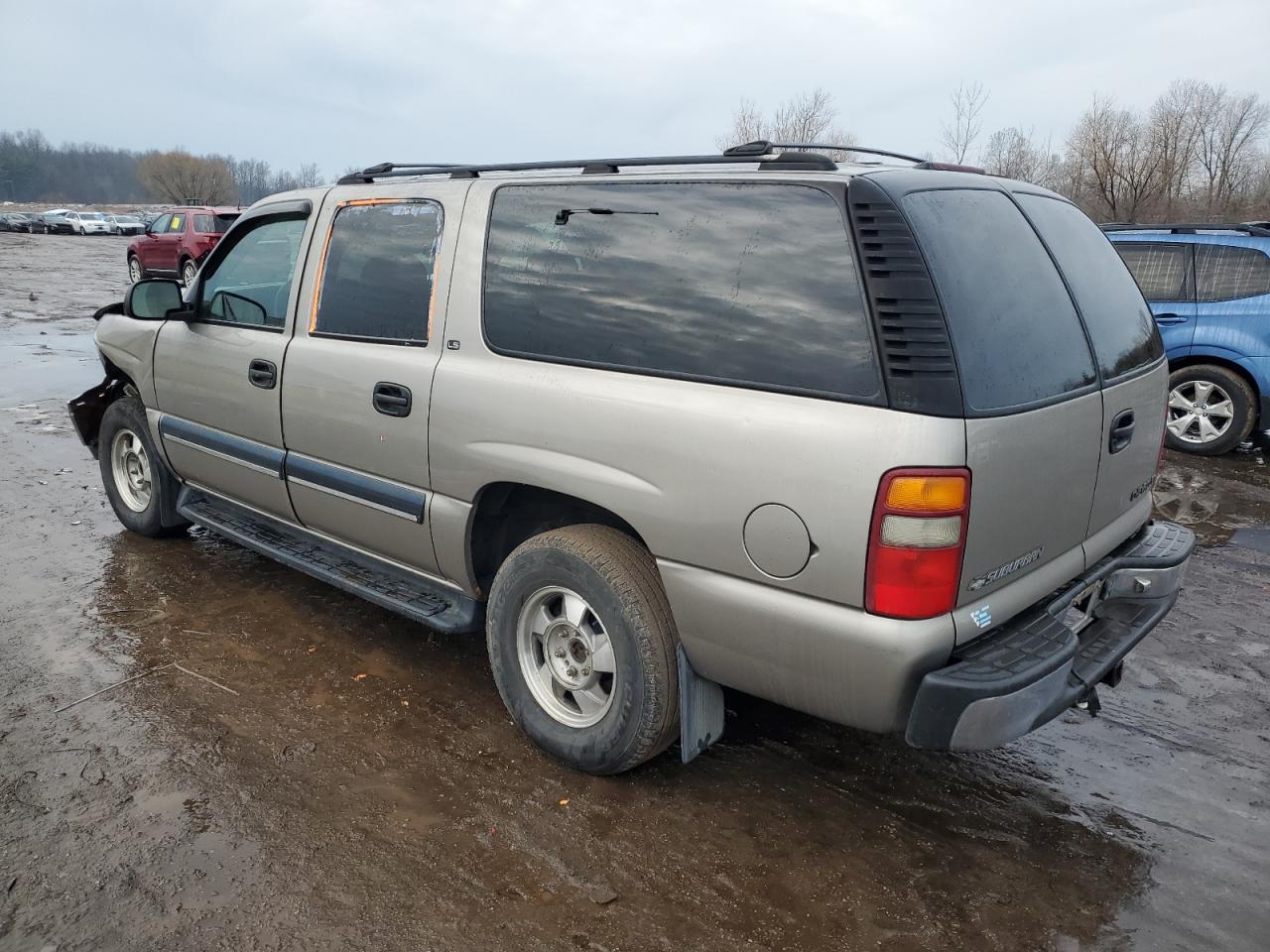 2001 Chevrolet Suburban - Image 2