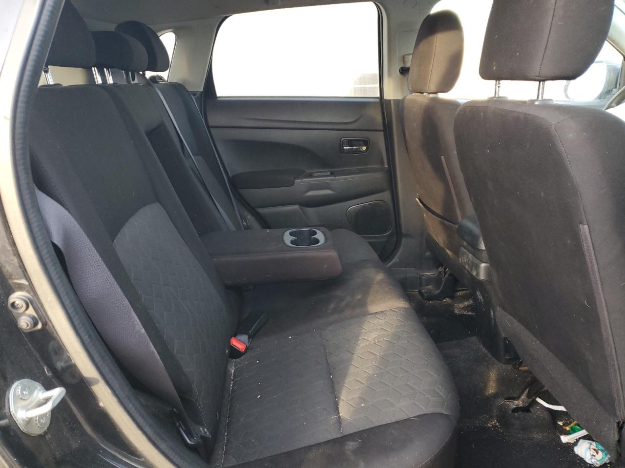 2020 Mitsubishi Outlander - Image 11