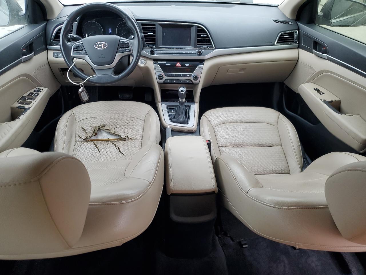 2017 Hyundai Elantra - Image 8