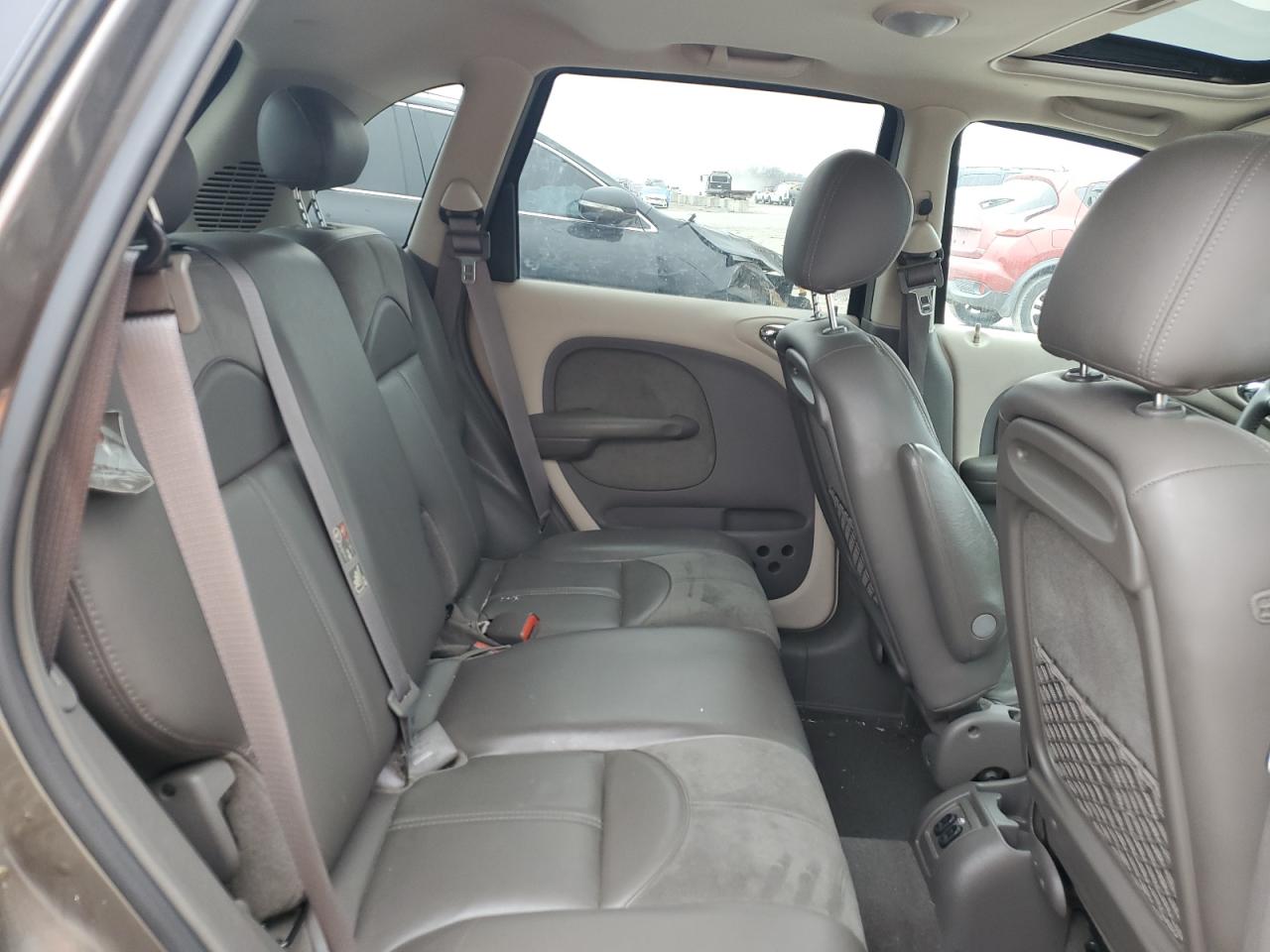 2001 Chrysler PT Cruiser - Image 10