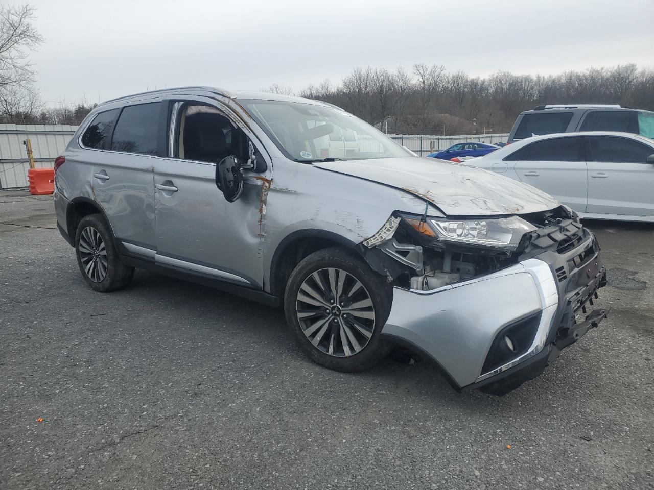 2020 Mitsubishi Outlander - Image 4
