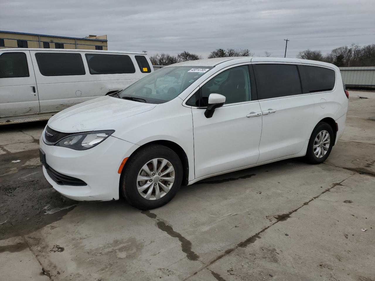 2017 Chrysler Pacifica - Image 1