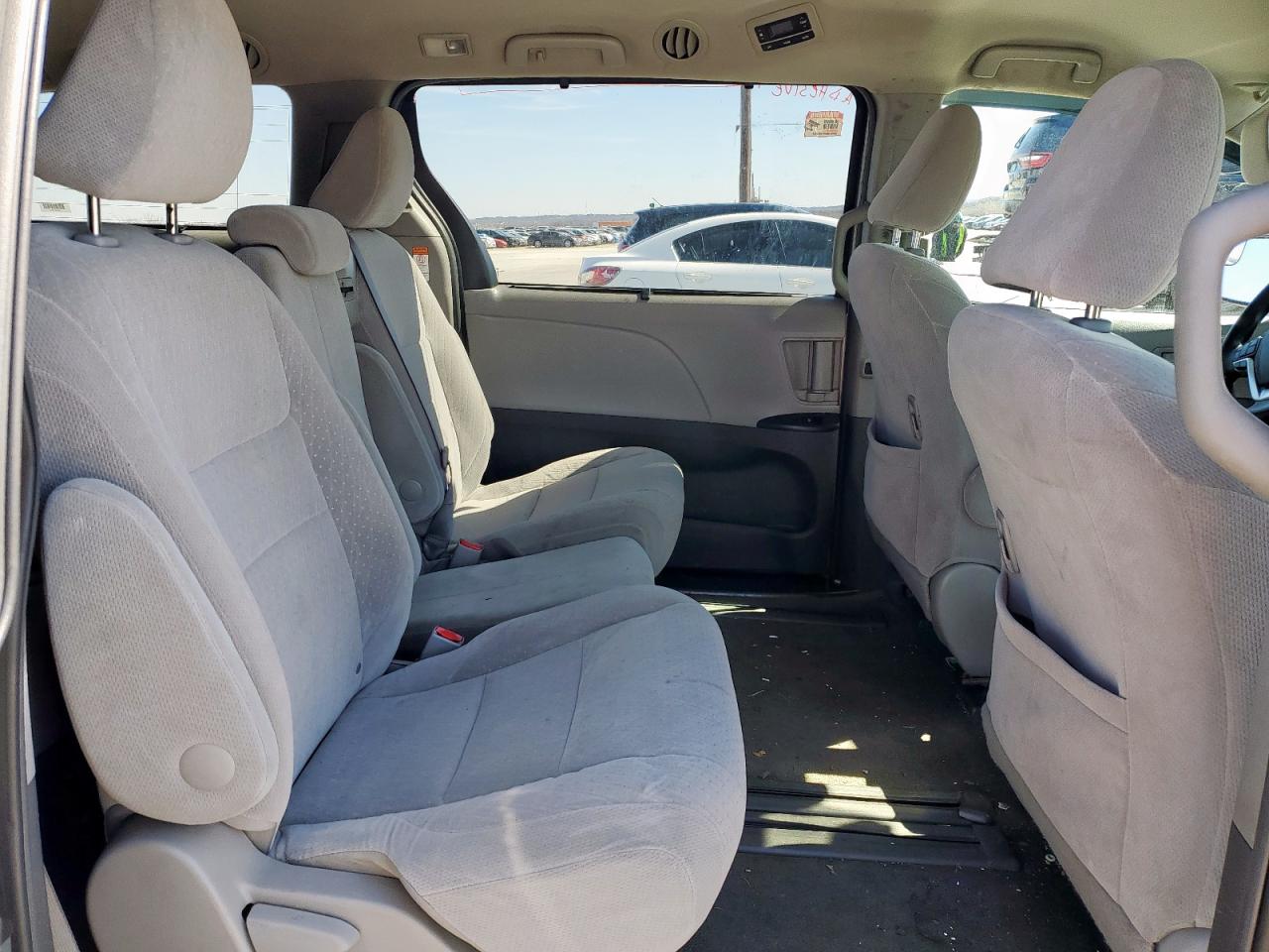 2018 Toyota Sienna - Image 10