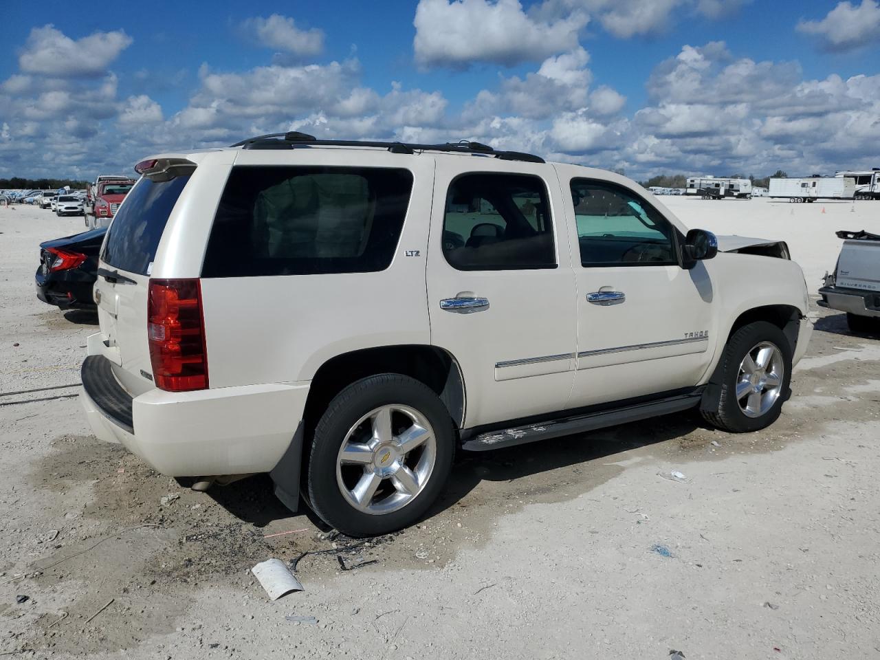 2012 Chevrolet Tahoe - Image 3