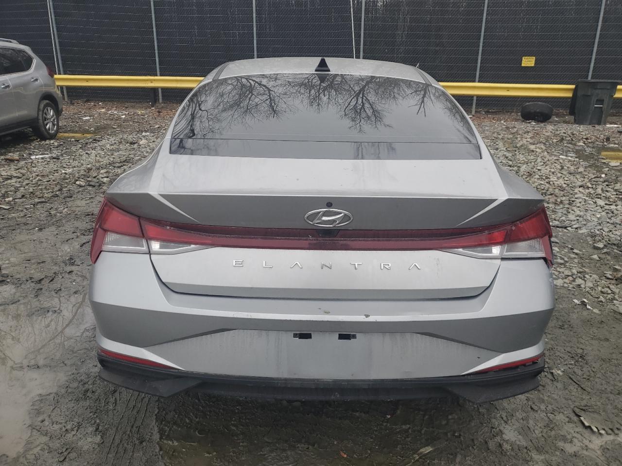 2021 Hyundai Elantra - Image 6