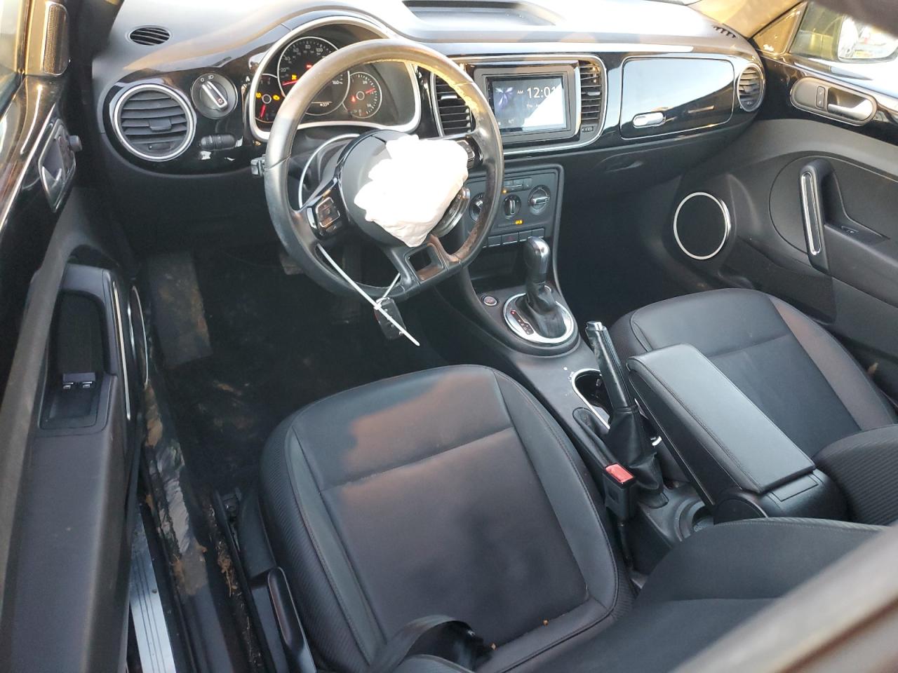 2012 Volkswagen Beetle - Image 8