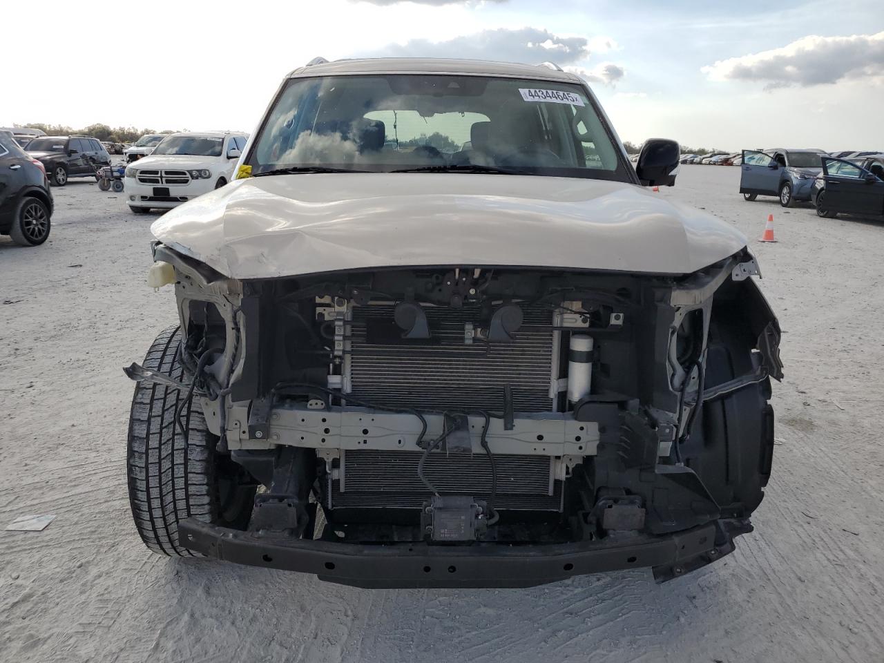 2021 Infiniti QX80 - Image 5