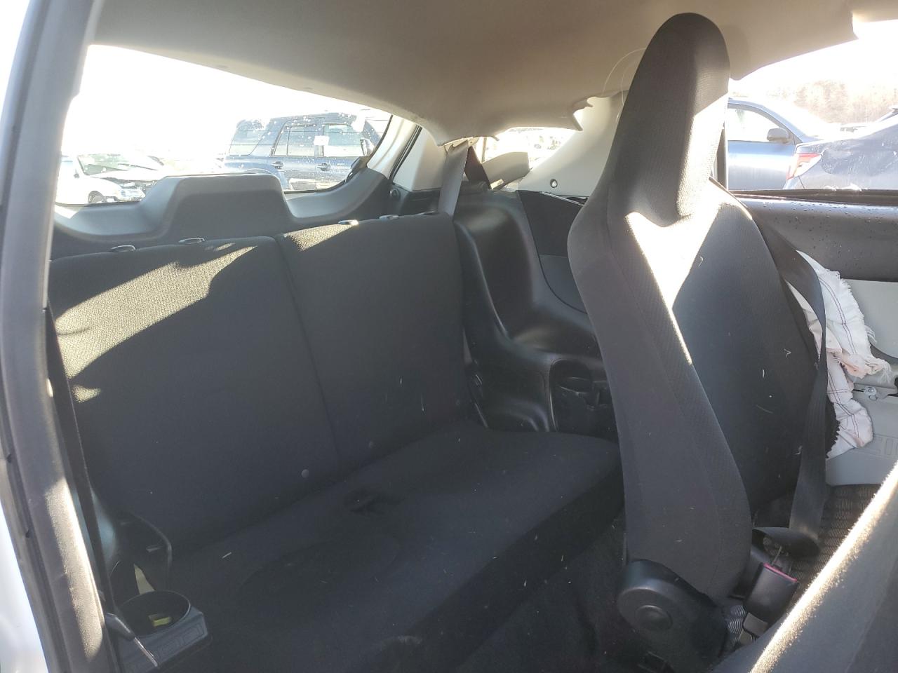 2014 Toyota iQ - Image 10