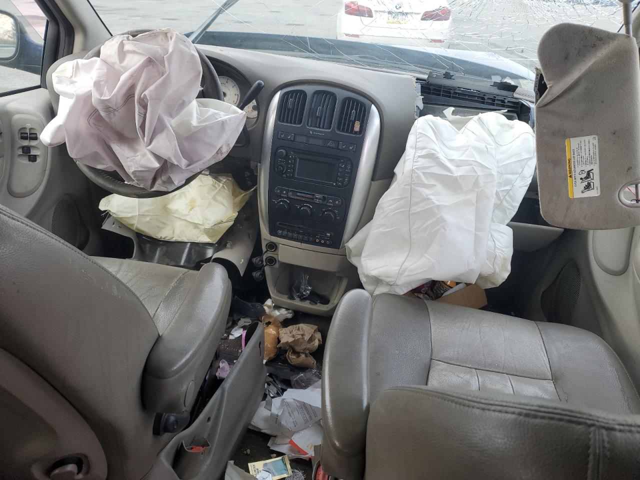 2005 Chrysler Town & Country - Image 8