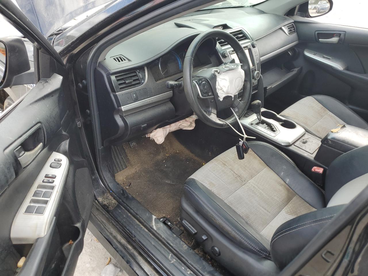 2014 Toyota Camry - Image 8