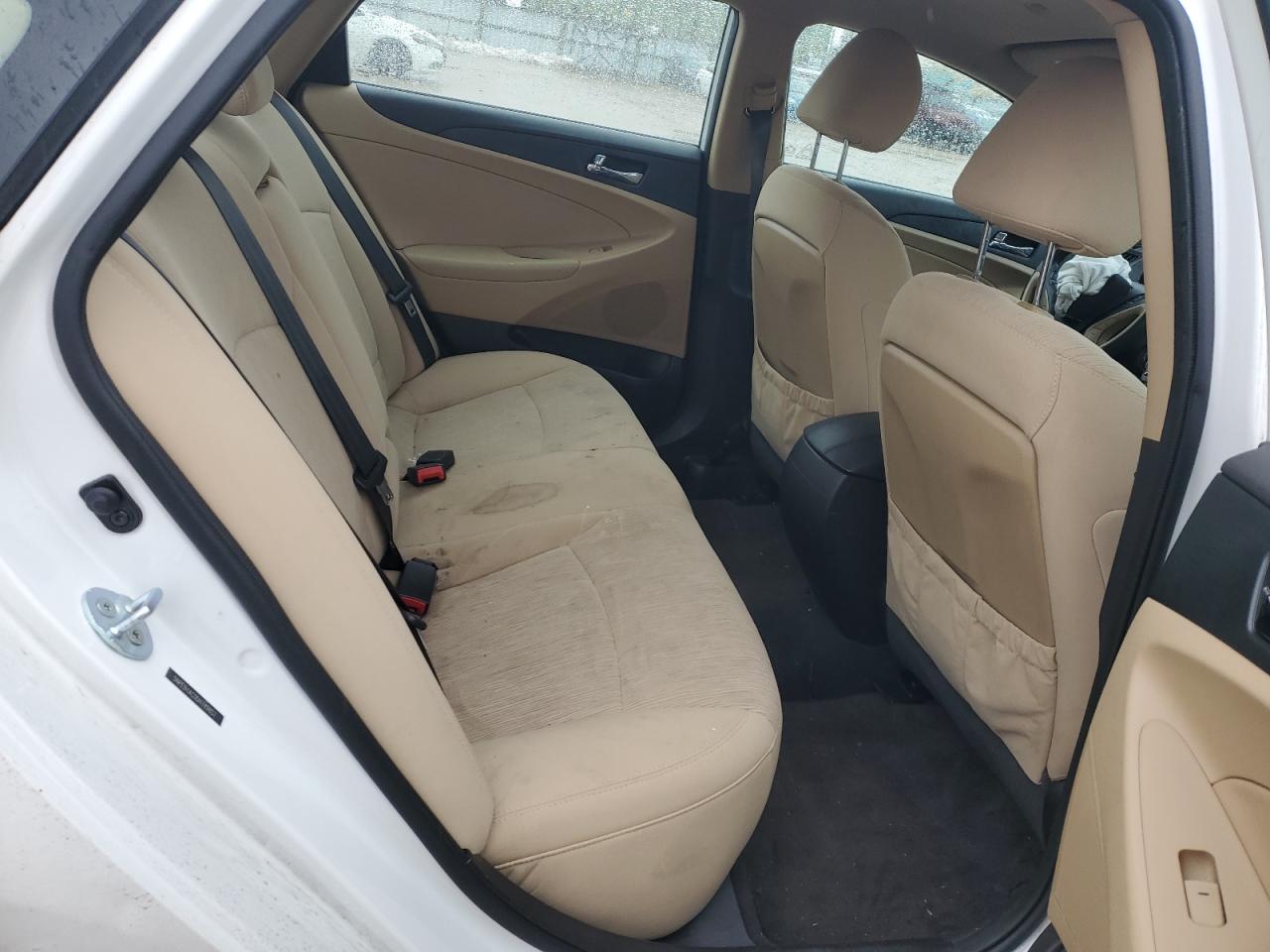 2013 Hyundai Sonata - Image 10
