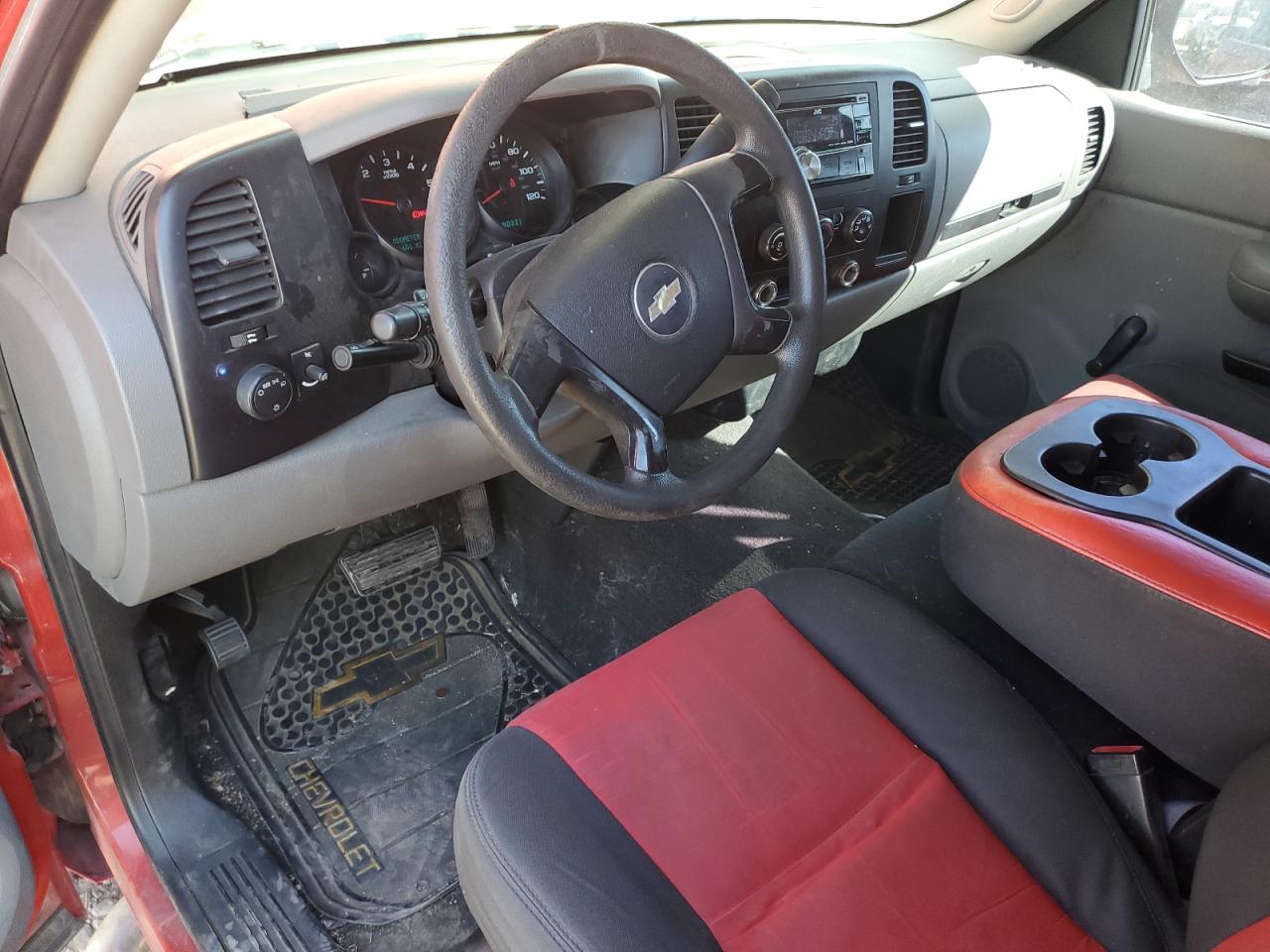 2007 Chevrolet Silverado - Image 8